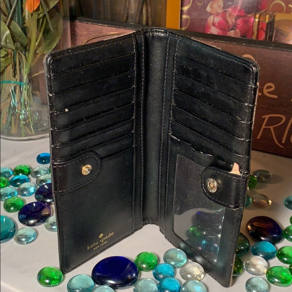 Kate Spade Wallet - Picture 4 of 8